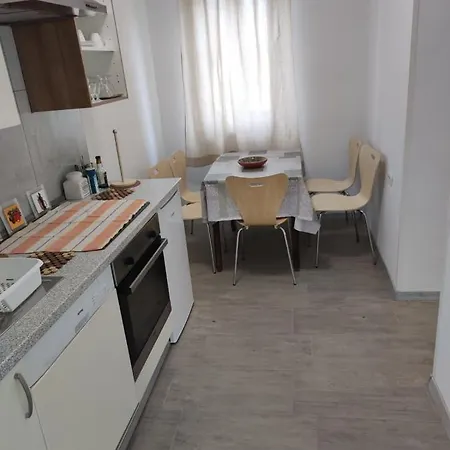 Apartman Na Zeleni Cesti / On The Road *