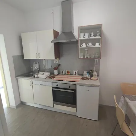 Na Zeleni Cesti / On The Road Apartman Dekani