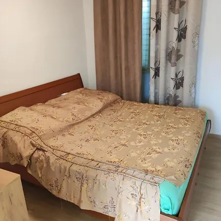 Na Zeleni Cesti / On The Road Apartment
