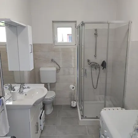 Apartment Na Zeleni Cesti / On The Road *