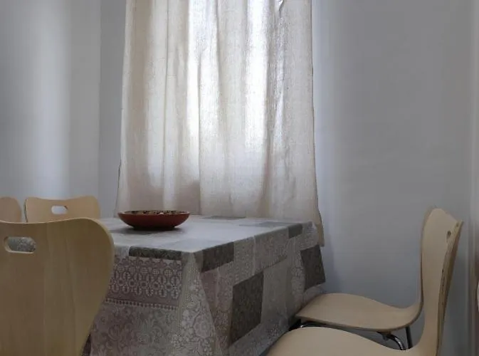 شقة Na Zeleni Cesti / On The Road Dekani