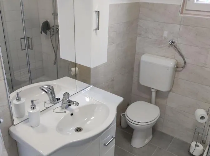 شقة Na Zeleni Cesti / On The Road *