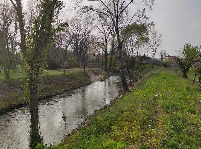 Na Zeleni Cesti / On The Road شقة Dekani